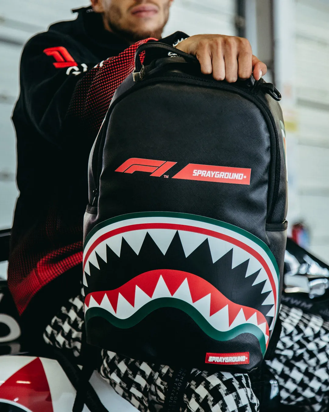 FORMULA 1 OFFICIAL RACE TEAM BACKPACK (DLXV)